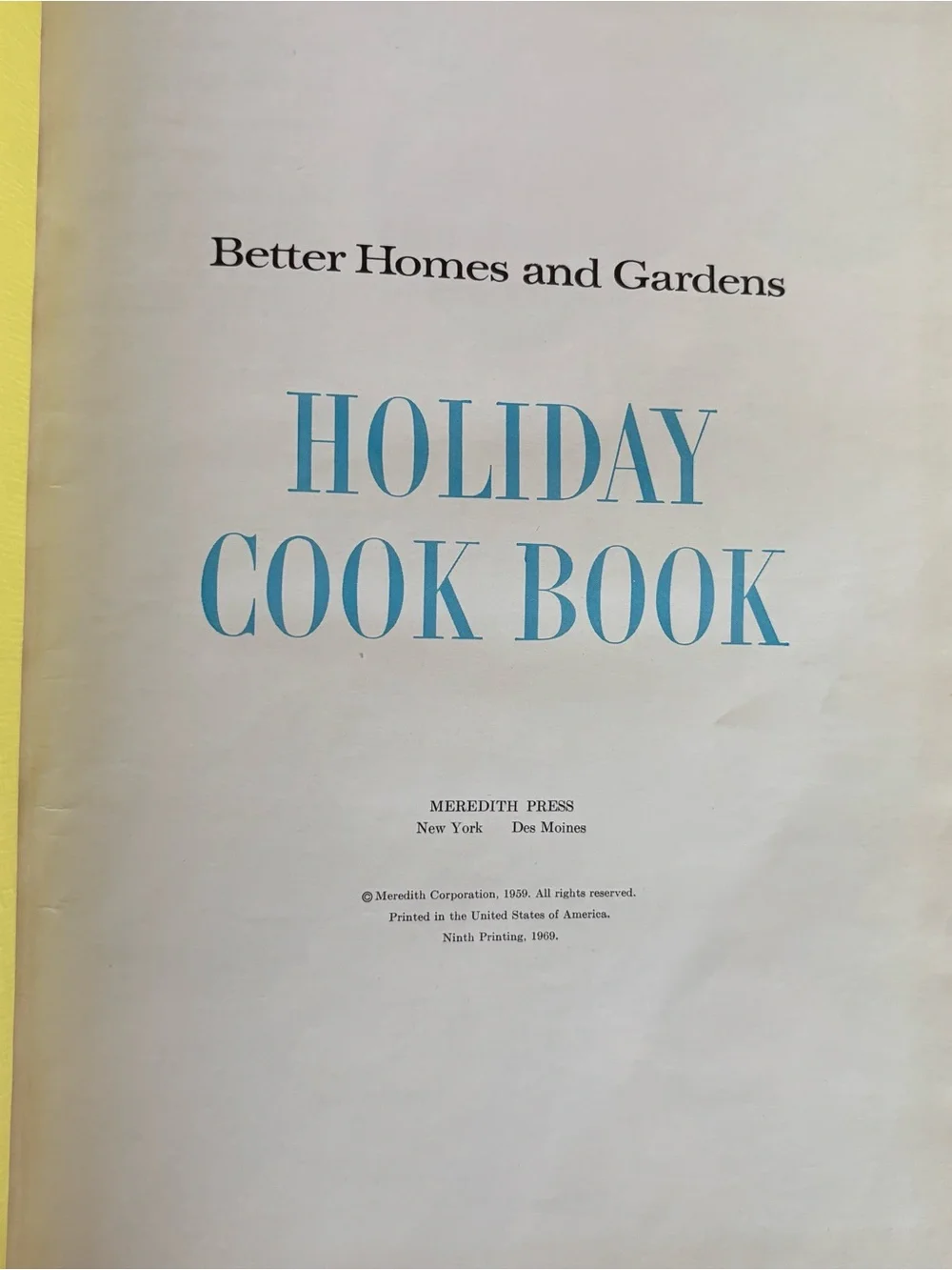 Better Homes & Gardens Holiday Cookbook - 1969 - Special Occasion Recipes - Picture 4 of 16